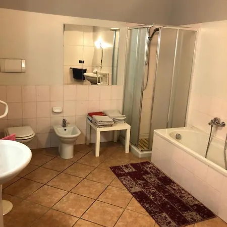 Wake Surf House Bed & Breakfast Sulzano